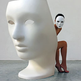 Fabio Novembre per Driade, poltrona «Nemo», 2010 © Settimio Benedusi