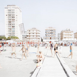 Ginnastica sul Lido di Jesolo, giugno 2007 (foto di Massimo Siragusa)