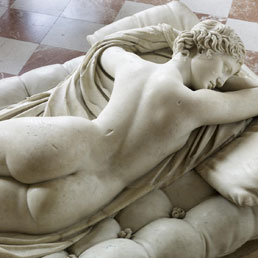 Ermafrodito - particolare. Prima met del II secolo d.C. circa. Restaurato da Gian Lorenzo Bernini e David Lariquemarmo lunense - Marmo - lunghezza 169 cm; larghezza 89 cm. Paris, Muse du Louvre, Dpartement des Antiquits grecques, trusques et romaines.  2011 Muse du Louvre / Thierry Ollivier