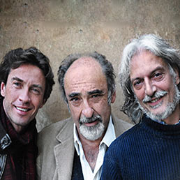 Il tragicomico quadro bianco della discordia di Yasmina Reza. Nella foto da sinistra Alessio Boni, Alessandro Haber e Gigio Alberti