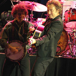 Torna dal vivo Bruce Springsteen, la più «italiana» tra le rock star. E gli Usa gli chiedono un nuovo inno. Un immagine di Bruce Springsteendel a Udine nel 2006