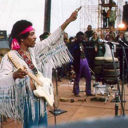 Jimi Hendrix sul palco di Woodstock