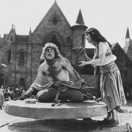 Il gobbo di Notre-Dame di Wallace Worsley (1923)