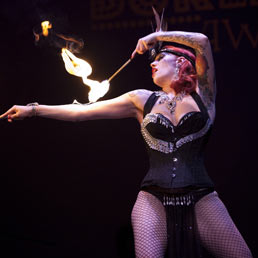 Burlesque award 2012 (Agnes Weber)