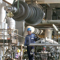 Nella foto lo stabilimento della Amarù di Gela, nata nell'indotto del petrolchimico e attiva anche all'estero