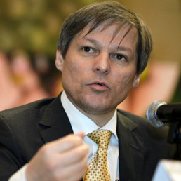 ll commissario all'Agricoltura Dacian Ciolos (Bloomberg)