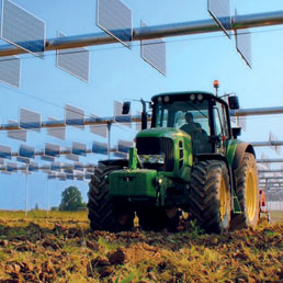 Pannelli solari nell'impianto agrovoltaico di Virgilio (Mantova)