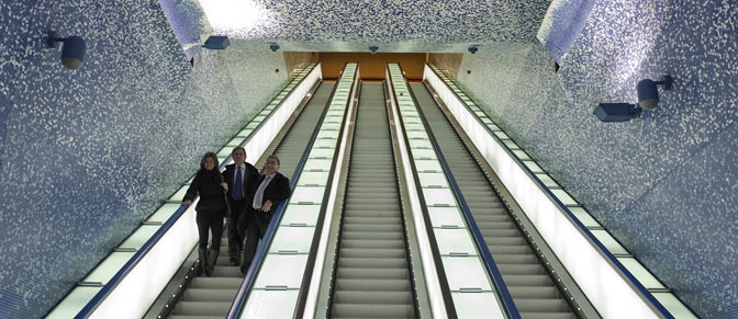 L'arte viaggia in metro. La stazione di Toledo (nel centro storico di Napoli) del Metro dell'Arte - realizzata con fondi Ue -  stata inaugurata e attivata poche settimane fa