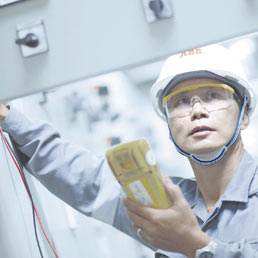 Una fase di attività in un laboratorio Abb