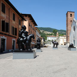 Piazza Duomo a Pietrasanta