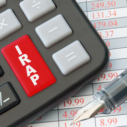 Tassa sulle sigarette elettroniche e acconti fiscali (Irpef, Irap e Ires) più salati per coprire il rinvio dell'Iva