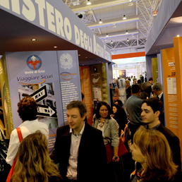 Lo stand del ministero degli affari esteri, durante il forum del 2010 (Ansa)