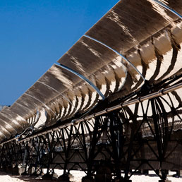 Il solare flessibile: specchi parabolici pi piccoli, turbine a temperature minori e impianti ibridi