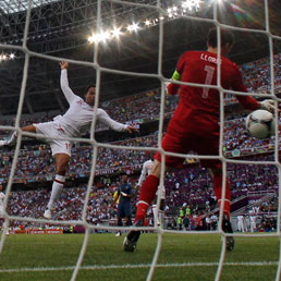 Il gol di Joleon Lescott (Ap)