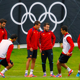 I calciatori spagnoli durante l'allenamento si prepara alle Olimpiadi (REUTERS/David MOir)