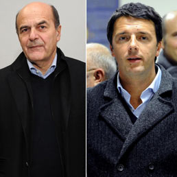 Nella combo Pier Luigi Bersani (a sinistra) e Matteo Renzi durante il voto alle primarie del centrosinistra (Ansa)