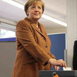 L'articolo su sole-24ore "Perchè con Merkel vince la Germania e perde la periferia dell'euro". Merkel-voto-258