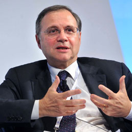 Visco difende le banche, sprona le imprese