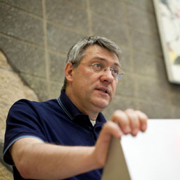 Landini (fiom): pronti a sostenere le cause individuali dei lavoratori di Pomigliano (foto Ansa)