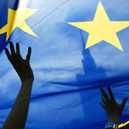 La doppia via degli eurobond (Reuters)