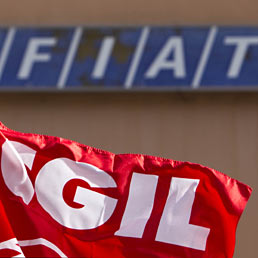 Fiat, la Fiom si prepara allo sciopero: la segreteria propone otto ore di stop il 21 ottobre (Ansa)
