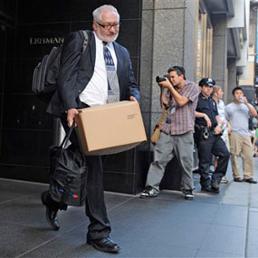 Cinque anni fa il crac di Lehman. Salvare le banche è costato almeno 18mila miliardi di dollari