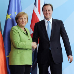 Cameron: «La Gb non entrerà nell'euro ma lo vuole stabile»