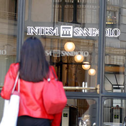 Intesa Sanpaolo, scontro sui 10mila esuberi