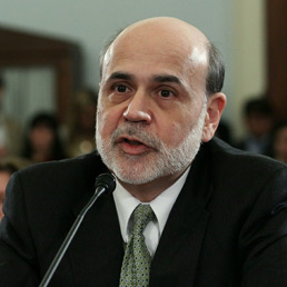 Bernanke: crescita a rischio per i rincari del greggio, pronti a contrastare l'inflazione con ogni mezzo (Afp)