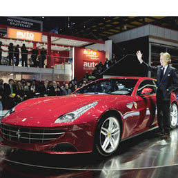 Volano i ricavi di Fiat e Maserati. Per Ferrari accordo di dealership in India