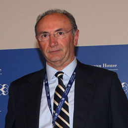 UniCredit archivia la gara per Pioneer. Nella foto l'ad Federico Ghizzoni (Ansa)