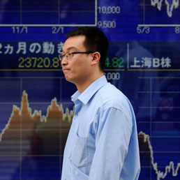 Tokyo chiude in netto calo (-1,45%) dopo il balzo dello yen. L'euro scivola sotto 1,46 dollari
