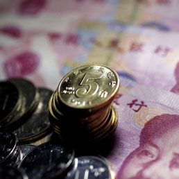 Hong Kong lancia il fixing dello yuan. Far decollare il mercato dei derivati in valuta cinese