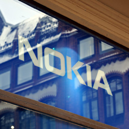 Nokia: 68 milioni di perdite nel trimestre, ma inferiori alle attese. Il titolo corre in Borsa