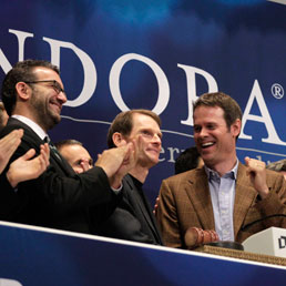 Nellla foto il momento del debutto di Pandora al Nyse (Reuters)