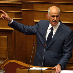 Nella foto il primo ministro greco, Georges Papandreou (Afp)