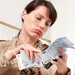 Abi, seconda proroga sospensione rate mutui resa necessaria per supportare le famiglie che si trovano in difficoltà (Corbis)