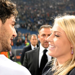 Alexandre Pato e Barbara Berlusconi all'Olimpico di Roma dopo la conquista dello scudetto 2011 (Ansa)