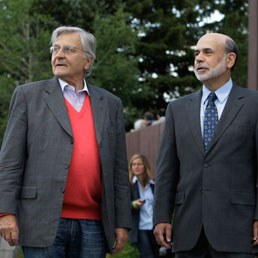 Paul Bernanke e Jean-Claude Trichet al simposio di Jackson Hole. Ago 26, 2011. (AP Photo/Reed Saxon)