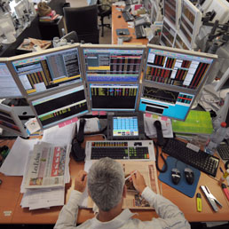 Paesi in recessione ma Borse in rally. Finanza ed economia reale mai così distanti. Fino a quando durerà?