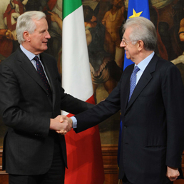 Il commissario Ue Michel Barnier e il premier Mario Monti