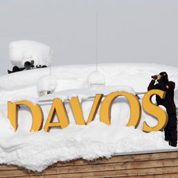 Davos: Merkel apre i lavori ma sarà Gary Cohn (Goldman Sachs) la star del forum (Reuters)