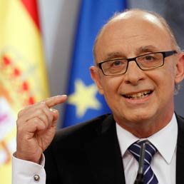 Il ministro spagnolo del Bilancio Cristobal Montoro (Reuters)