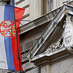 La Serbia sull'orlo della bancarotta: anche a Belgrado arriva l'austerity