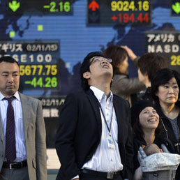 Giappone, Abe vince le elezioni. Cauta reazione della Borsa di Tokyo 