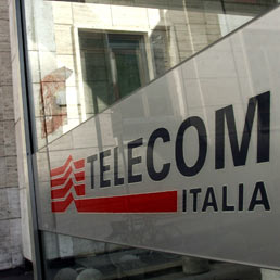 Telecom-Telefonica, un regolamento attuativo di un decreto del governo Monti potrebbe far saltare l'affare