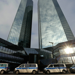 Deutsche Bank, dopo lo scandalo Libor anche l'evasione fiscale. Maxi operazione di polizia, 5 arresti