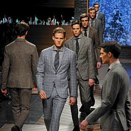 Per Zegna un 2011 da record. Nella foto l'uscita finale della collezione Ermenegildo zegna autunno-inverno 2012-13 lo scorso gennaio a Milano