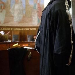 Sì di Bossi alla riforma della giustizia. Rutelli: una proposta dal terzo polo - Giallo sui processi in corso
