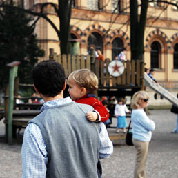 Novità 2013, il congedo parentale si potrà utilizzare anche a ore (Fotogramma)